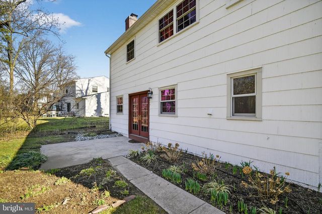 9 RYDAL DR, Lawrence Township, NJ 08648