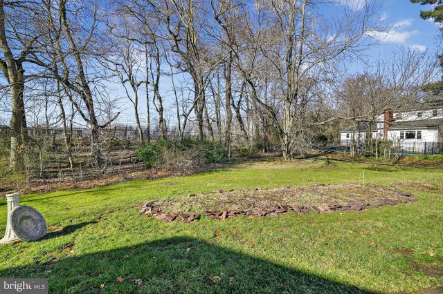 9 RYDAL DR, Lawrence Township, NJ 08648