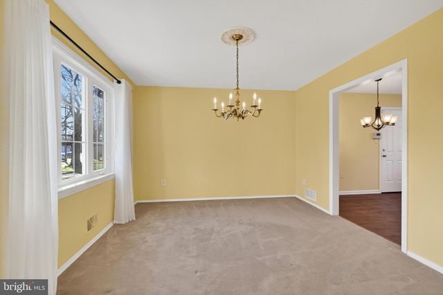 9 RYDAL DR, Lawrence Township, NJ 08648