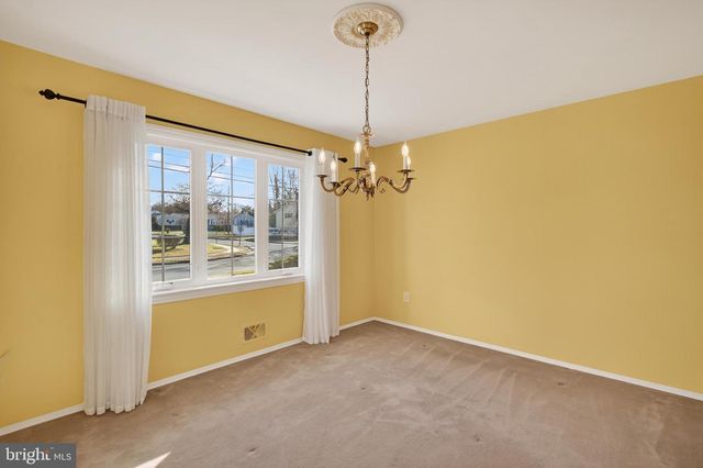 9 RYDAL DR, Lawrence Township, NJ 08648