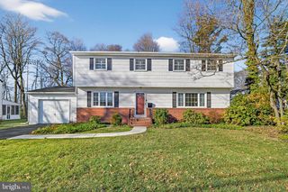 9 RYDAL DR, Lawrence Township, NJ 08648