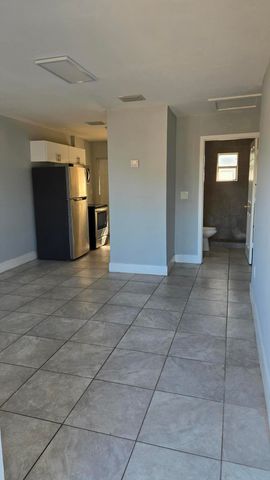 1407 E Avenue E B, Fort Pierce, FL 34950