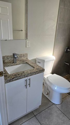 1407 E Avenue E B, Fort Pierce, FL 34950