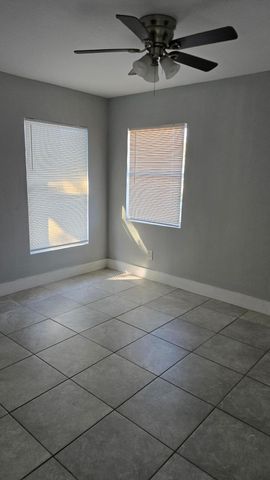 1407 E Avenue E B, Fort Pierce, FL 34950