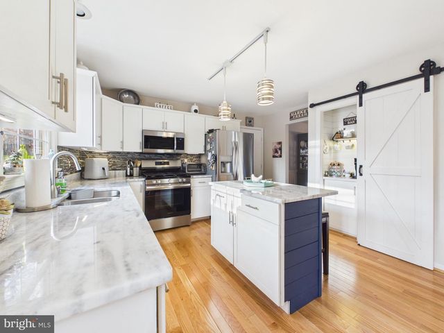 3689 HETTEN LN, Woodbridge, VA 22193