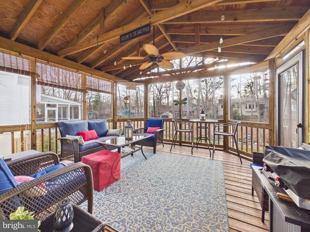 3689 HETTEN LN, Woodbridge, VA 22193