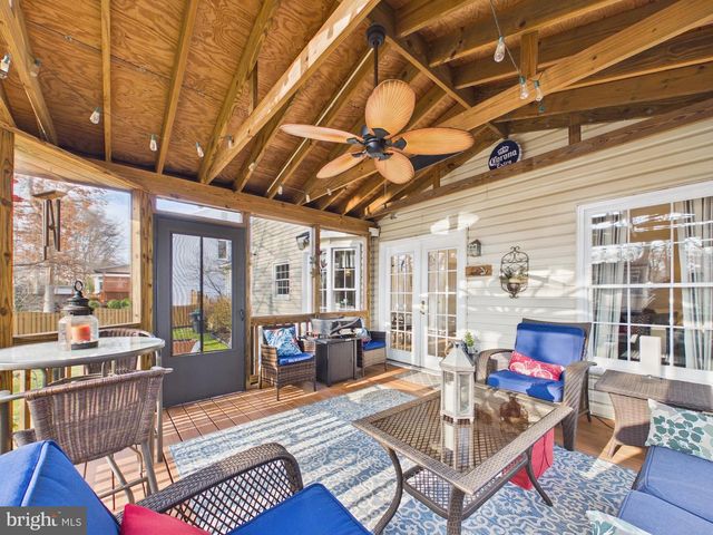 3689 HETTEN LN, Woodbridge, VA 22193