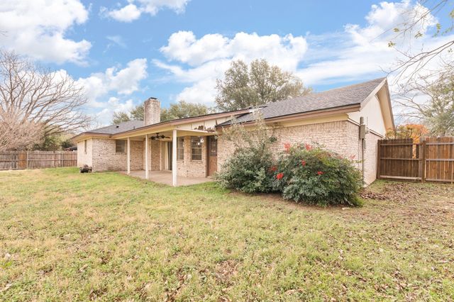1108 Trace Road, Cleburne, TX 76033
