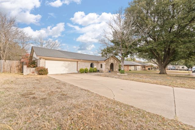 1108 Trace Road, Cleburne, TX 76033