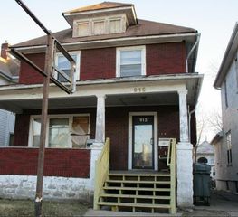 915 W 5th Street, Waterloo, IA 50702