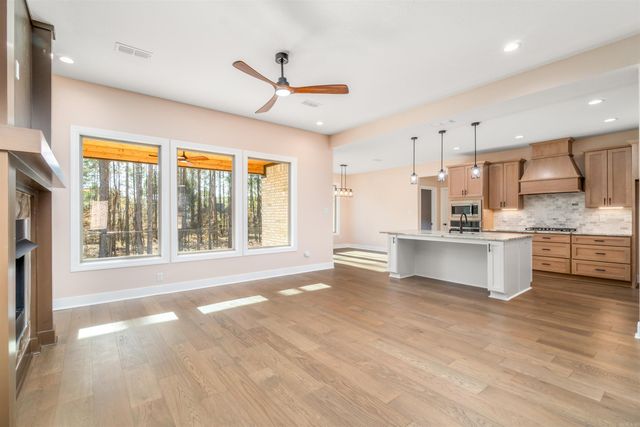 34 Victoria Lane, Hot Springs Village, AR 71909