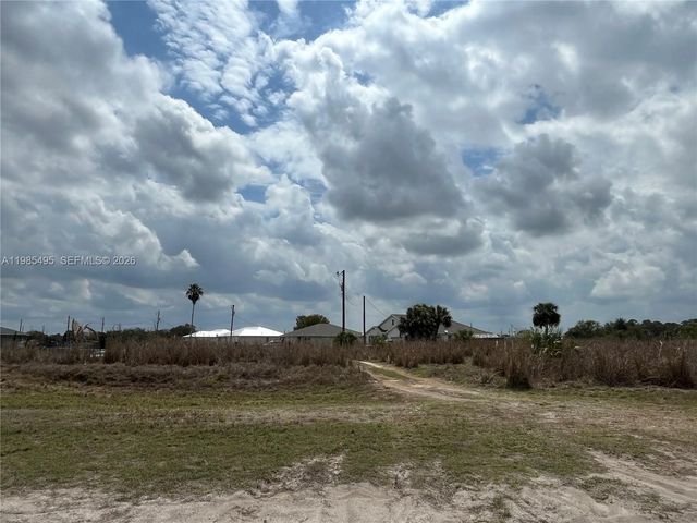 7025 Beaver Cir, La Belle, FL 33935