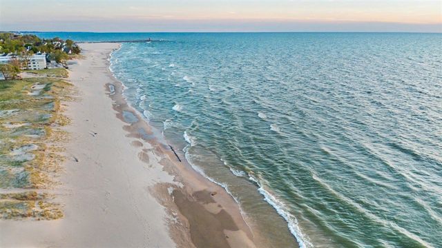 409 N Shore Drive, South Haven, MI 49090