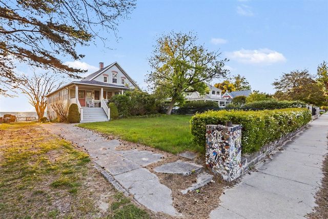 409 N Shore Drive, South Haven, MI 49090