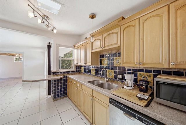 2316 HOLYOKE AVENUE, Bradenton, FL 34207