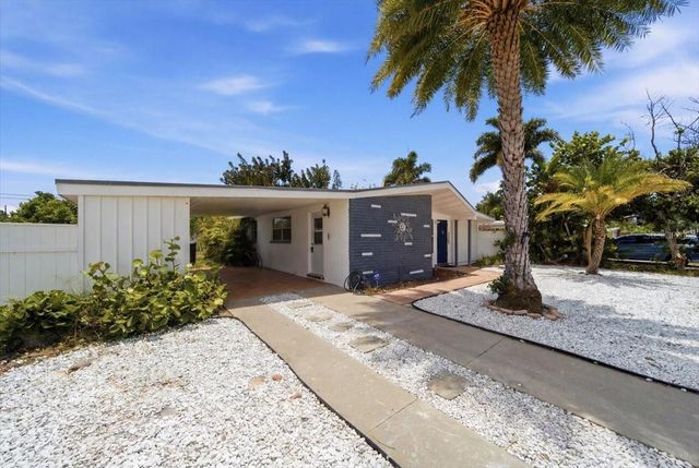 2316 HOLYOKE AVENUE, Bradenton, FL 34207
