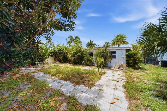 2316 HOLYOKE AVENUE, Bradenton, FL 34207