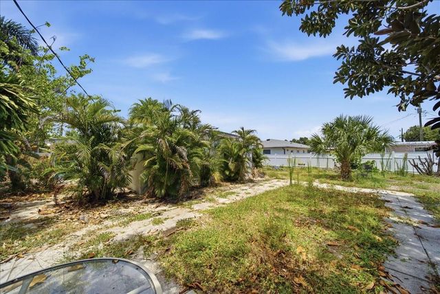 2316 HOLYOKE AVENUE, Bradenton, FL 34207