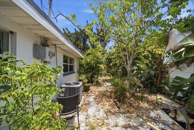 2316 HOLYOKE AVENUE, Bradenton, FL 34207