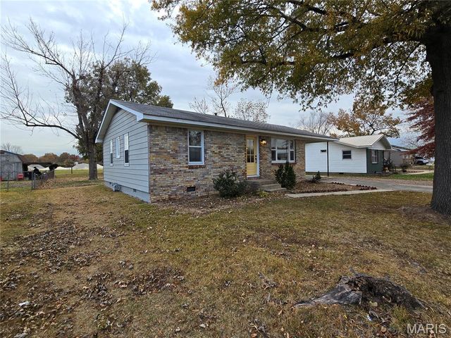 1003 W Saint Francis Street, Dexter, MO 63841