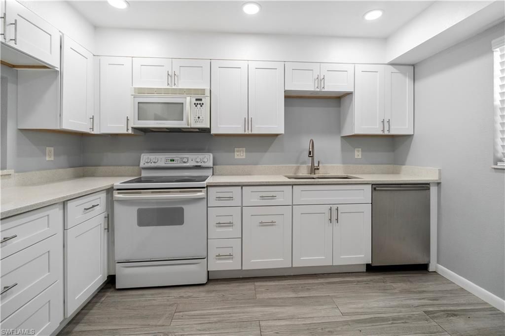 1490 Memoli LN 2, FORT MYERS, FL 33919 — photo 5