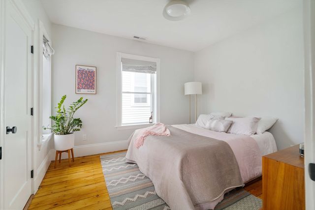 165 Putnam Avenue B, Cambridge, MA 02138