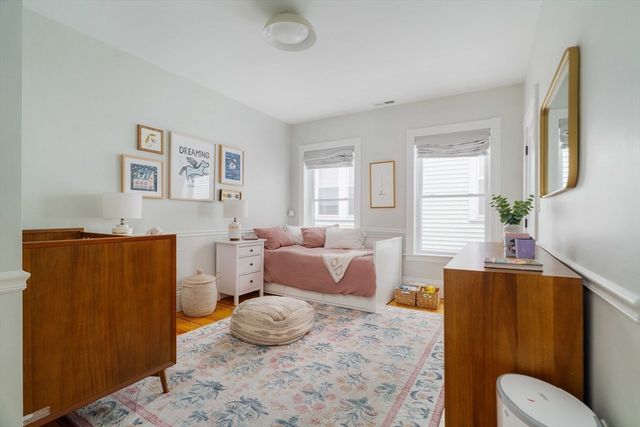 165 Putnam Avenue B, Cambridge, MA 02138