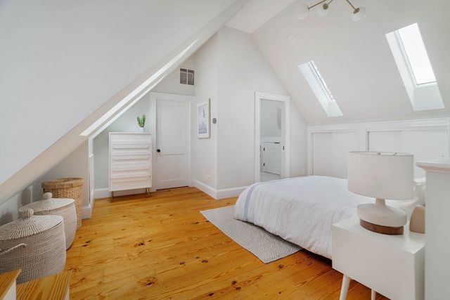 165 Putnam Avenue B, Cambridge, MA 02138