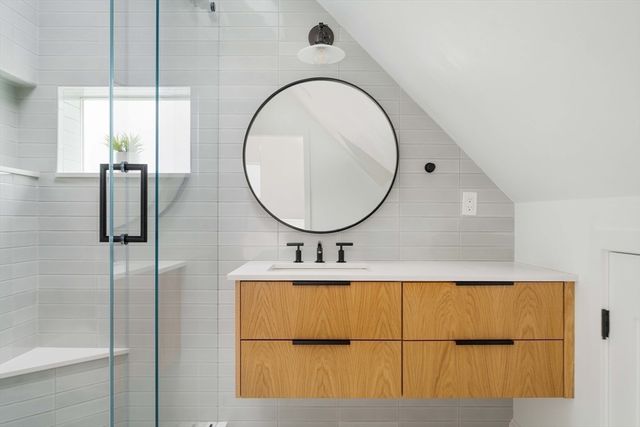 165 Putnam Avenue B, Cambridge, MA 02138