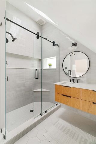 165 Putnam Avenue B, Cambridge, MA 02138