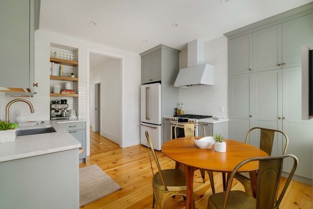 165 Putnam Avenue B, Cambridge, MA 02138