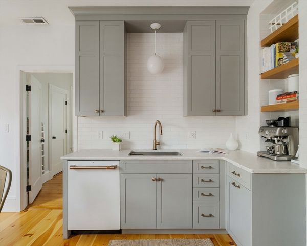 165 Putnam Avenue B, Cambridge, MA 02138