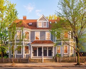 165 Putnam Avenue B, Cambridge, MA 02138