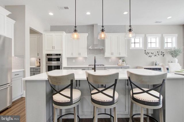 371 QUIET CREEK DR, Gettysburg, PA 17325