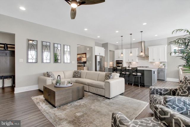 371 QUIET CREEK DR, Gettysburg, PA 17325