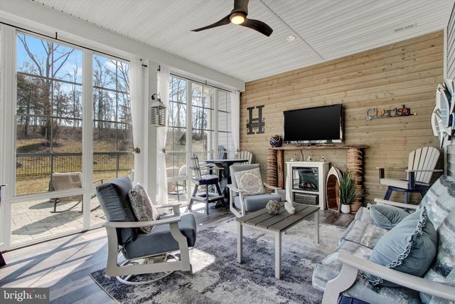 371 QUIET CREEK DR, Gettysburg, PA 17325