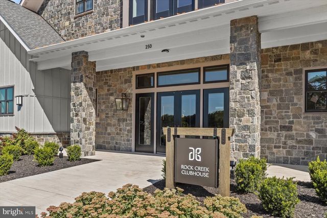 371 QUIET CREEK DR, Gettysburg, PA 17325