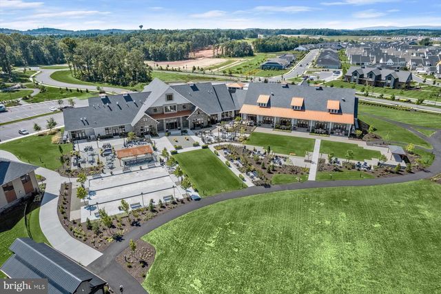 371 QUIET CREEK DR, Gettysburg, PA 17325