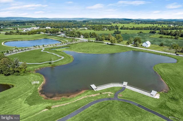 371 QUIET CREEK DR, Gettysburg, PA 17325