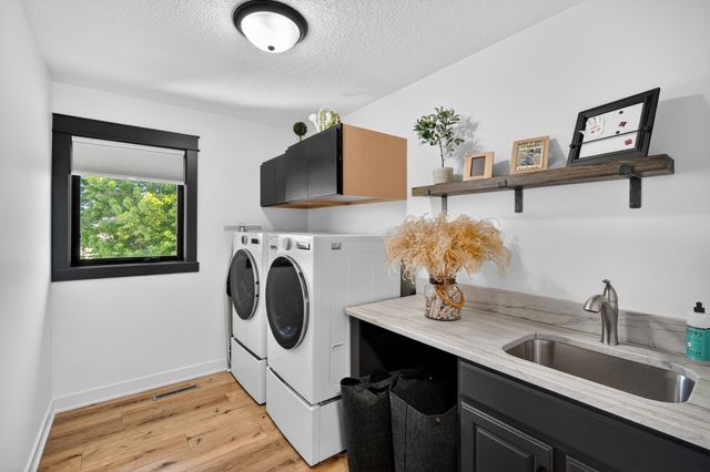 105 NW 11th Street, Grimes, IA 50111