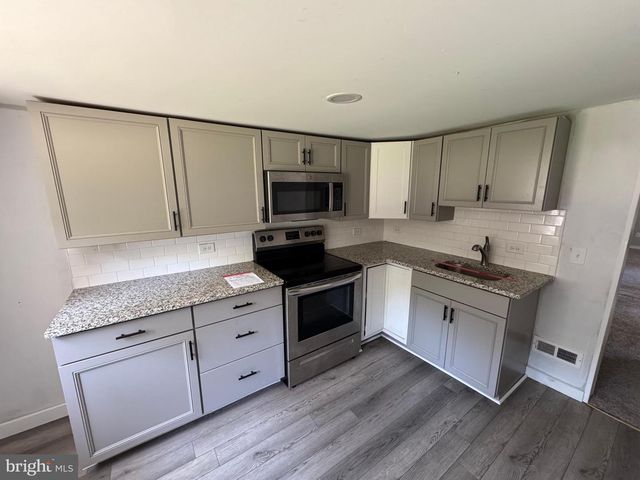 395 TANSBORO RD, Berlin, NJ 08009