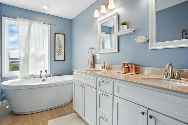 688 Village Pkwy, Lowell, IN 46356