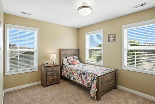 688 Village Pkwy, Lowell, IN 46356