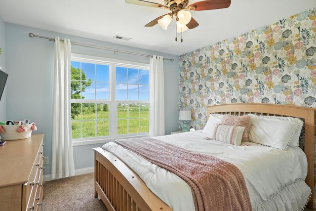 688 Village Pkwy, Lowell, IN 46356