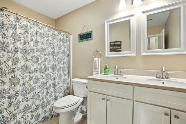 688 Village Pkwy, Lowell, IN 46356