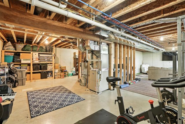 688 Village Pkwy, Lowell, IN 46356