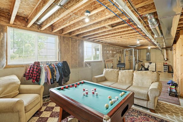 688 Village Pkwy, Lowell, IN 46356