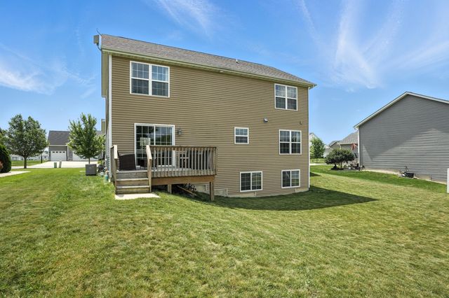 688 Village Pkwy, Lowell, IN 46356