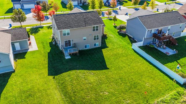 688 Village Pkwy, Lowell, IN 46356