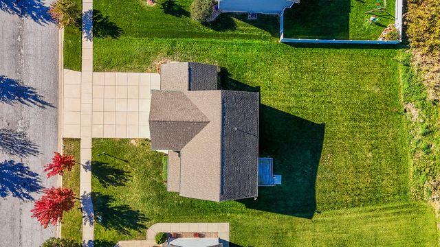 688 Village Pkwy, Lowell, IN 46356